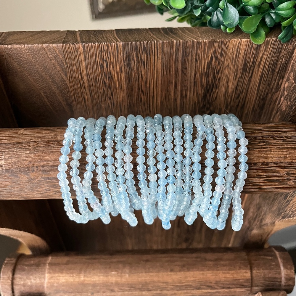 Aquamarine faceted bracelet